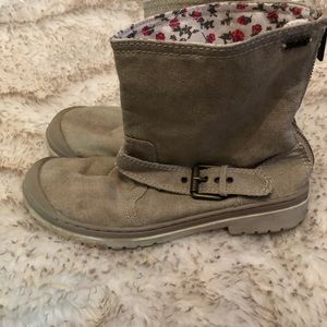 Roxy Boots